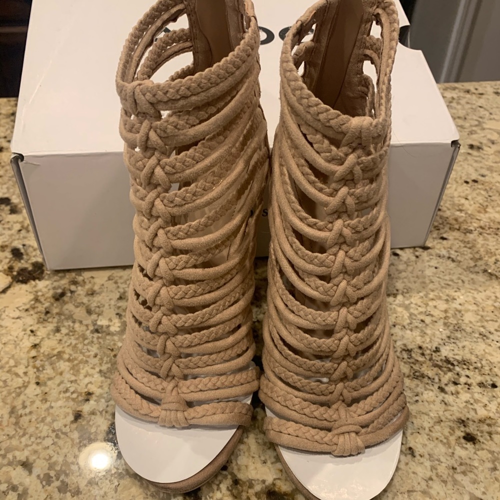 Aldo Light Pink Cage Stilettos Perfect For Summer